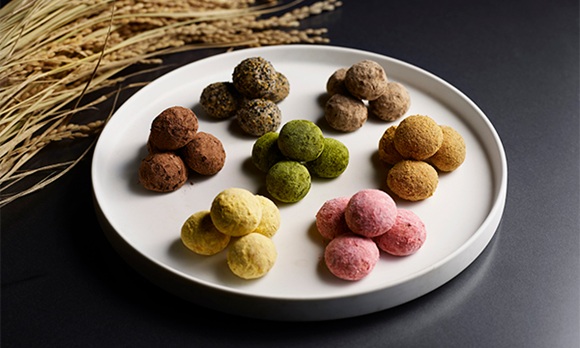 ほろりほどける食感が特徴の祝い菓子