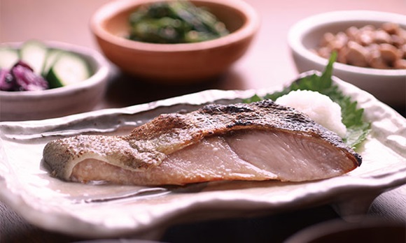 【特選】伝統的な塩蔵方法で熟成された鮭は旨味たっぷり