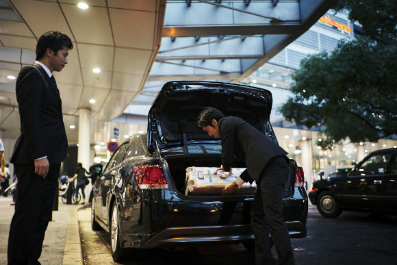 お車代は接待交際費?