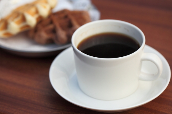 プロが教えるビジネスマナー お茶出し のキホン 接待の手土産 ぐるなび プロが教えるビジネスマナー お茶出し のキホン 接待の手土産 ぐるなび