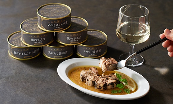 缶の中に花びらのように詰める美しい「菊詰め」