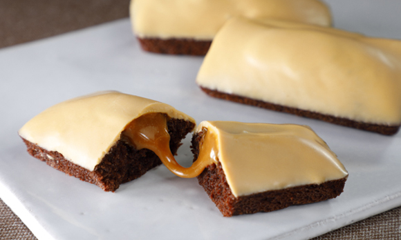 とろ~り塩キャラメルが入った、リッチな焼き菓子