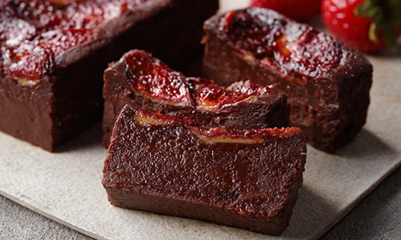 あき姫＆紅ほっぺの2種類の苺を贅沢に使用