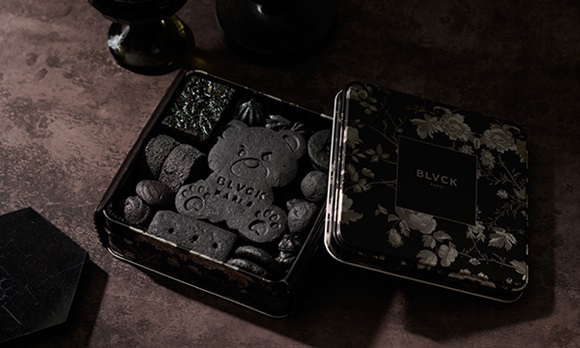 オールブラックでインパクト大！