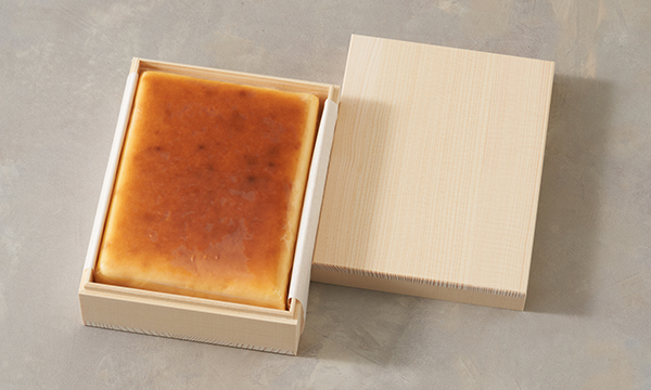 特製焼チーズケーキ【木箱入】の箱画像