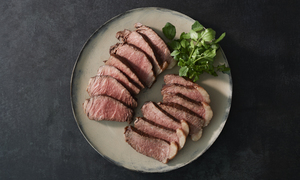 飛騨牛ワイン蒸し