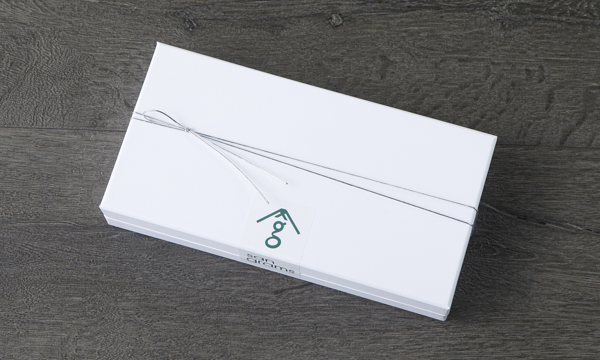 お茶とお菓子の詰合わせの包装画像